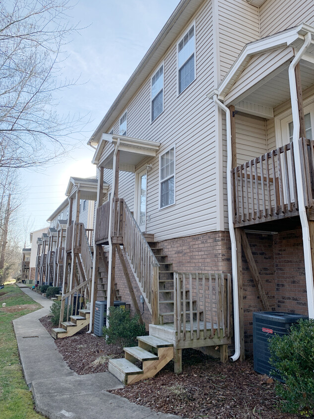 Primary Photo - 2305 S Greenwood Dr