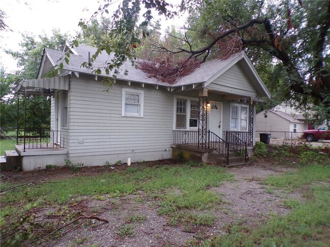 Building Photo - 4010 E Reno Ave