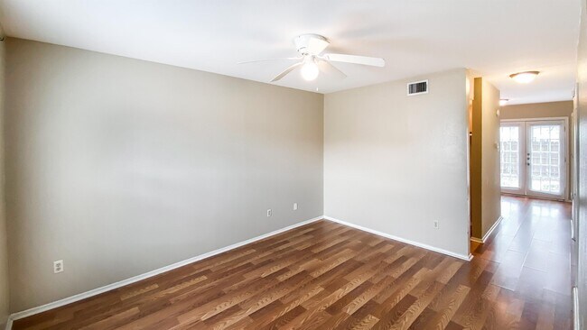 Building Photo - 2914 Prairie Flower Cir