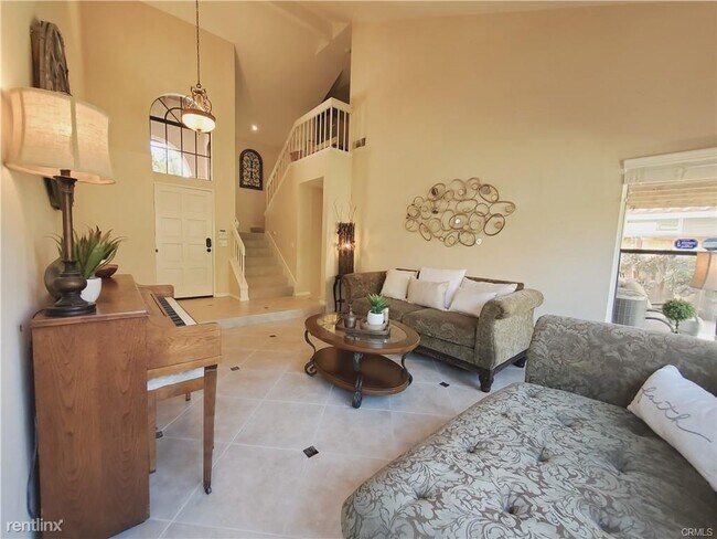 Building Photo - 3 br, 2.5 bath House - 23 Via Joaquin
