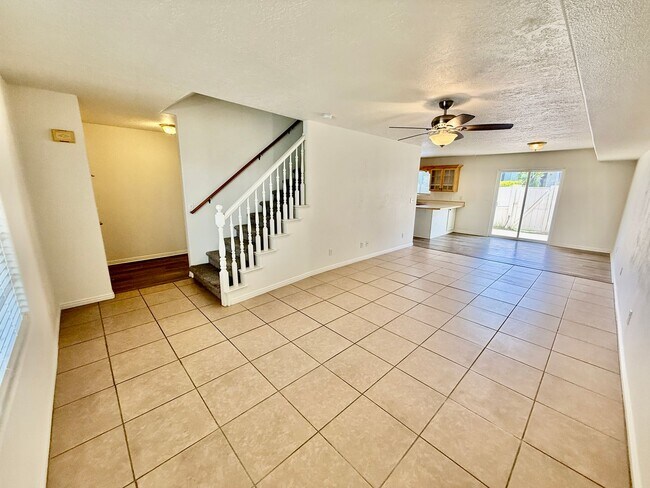 Foto del edificio - Adorable Lexington Townhome