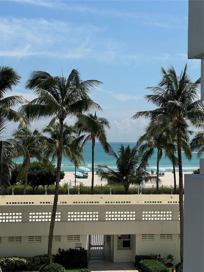 Foto del edificio - 2899 Collins Ave