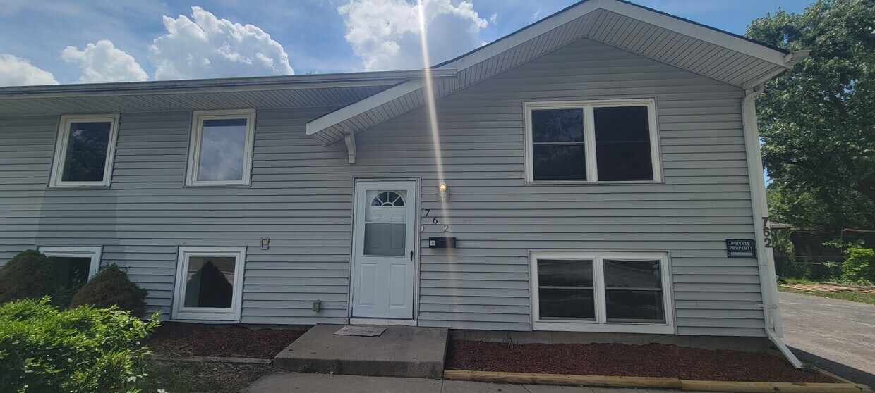 Primary Photo - 762 Notre Dame Dr