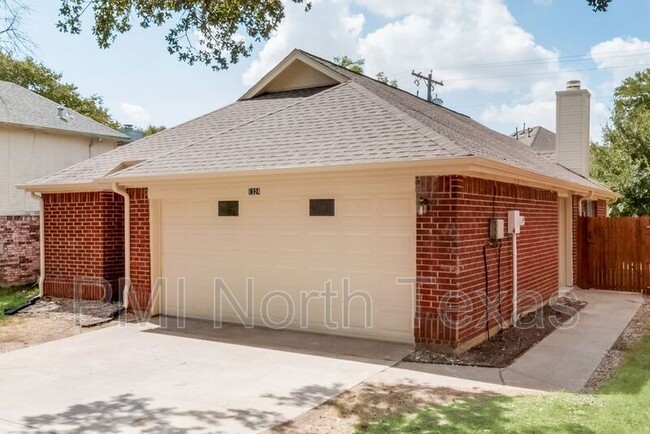 Building Photo - 1324 Azalia Bend