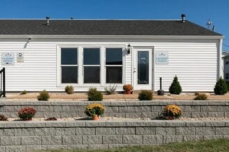 Building Photo - 111 Sandstone Ct