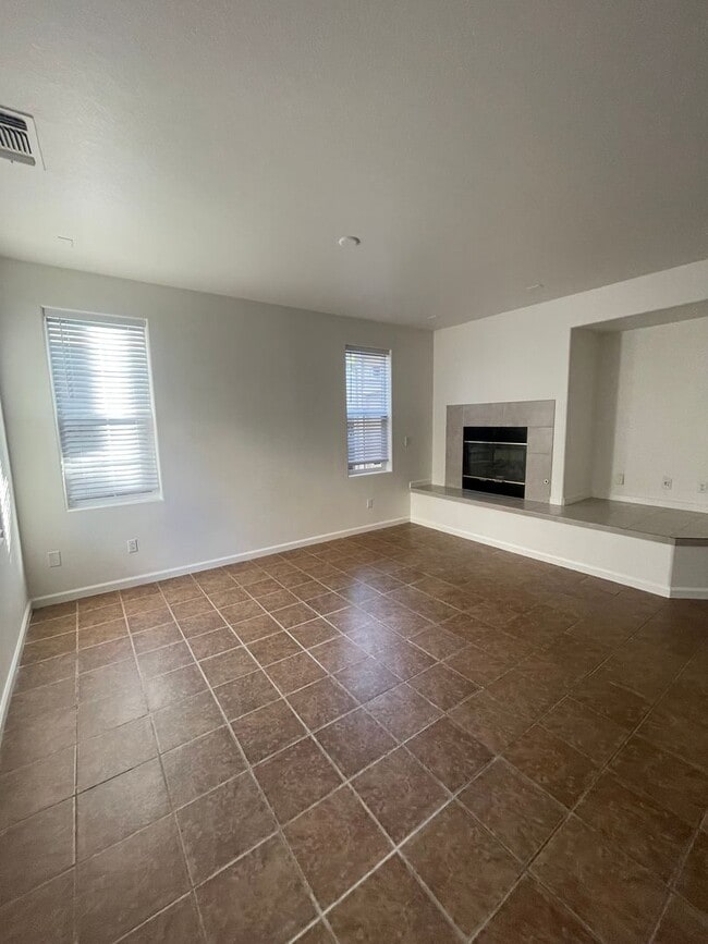 Building Photo - 8143 Carlisle Way
