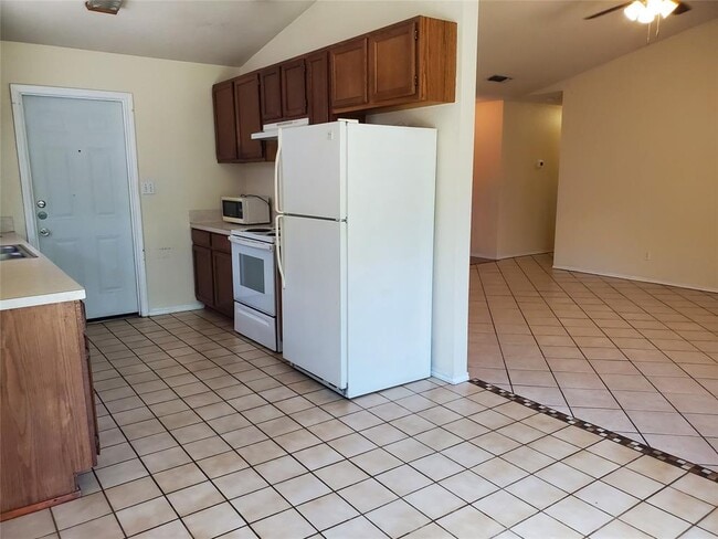 Building Photo - 2210 N Celia Dr