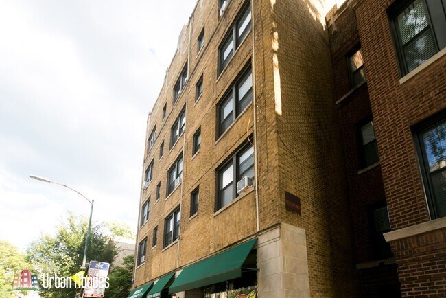 Building Photo - 717 W Belmont Ave