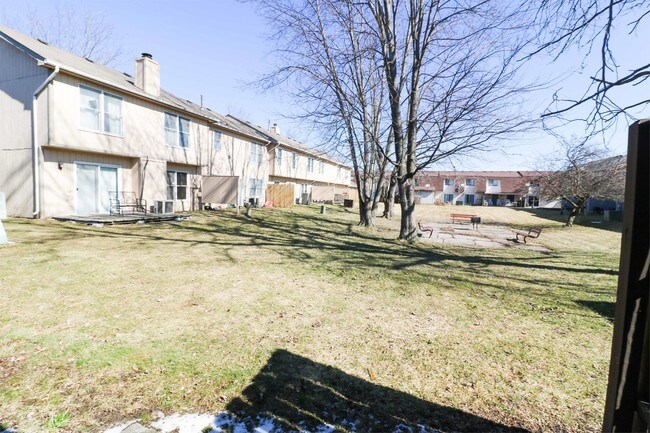 Foto del edificio - 314 E 60th Ct