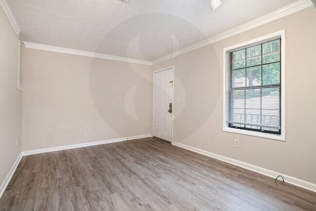 Building Photo - 2BR/1.5BA Townhome Near Downtown Snellville!