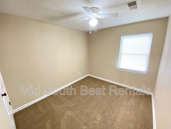 Foto del edificio - 4592 Sunnybrook St