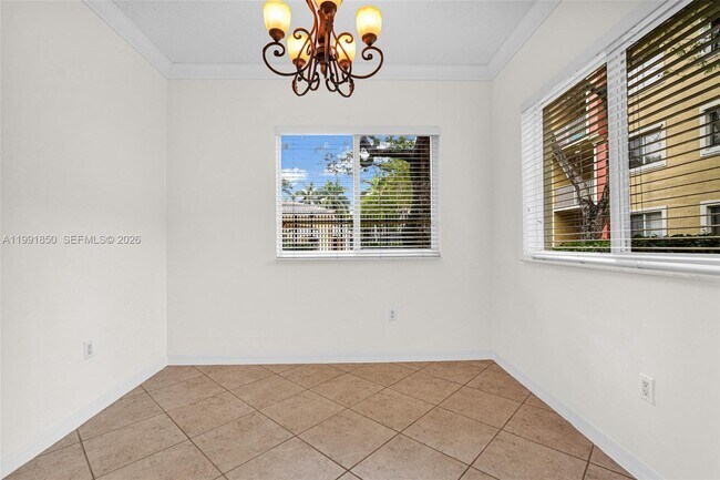 Foto del edificio - 7085 Nova Dr