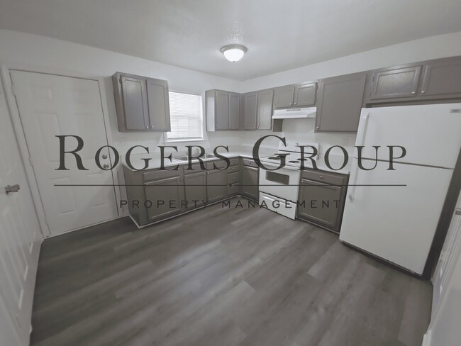 Foto del edificio - #450 - 228-230 Wilmington Ave Duplex