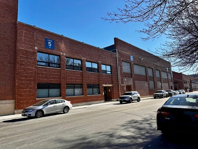 Building Photo - 1440 S Rockwell St