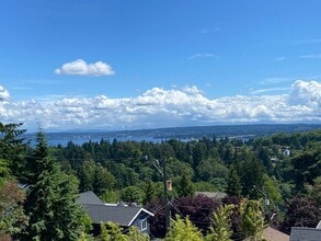 Building Photo - 2322 E Ward St