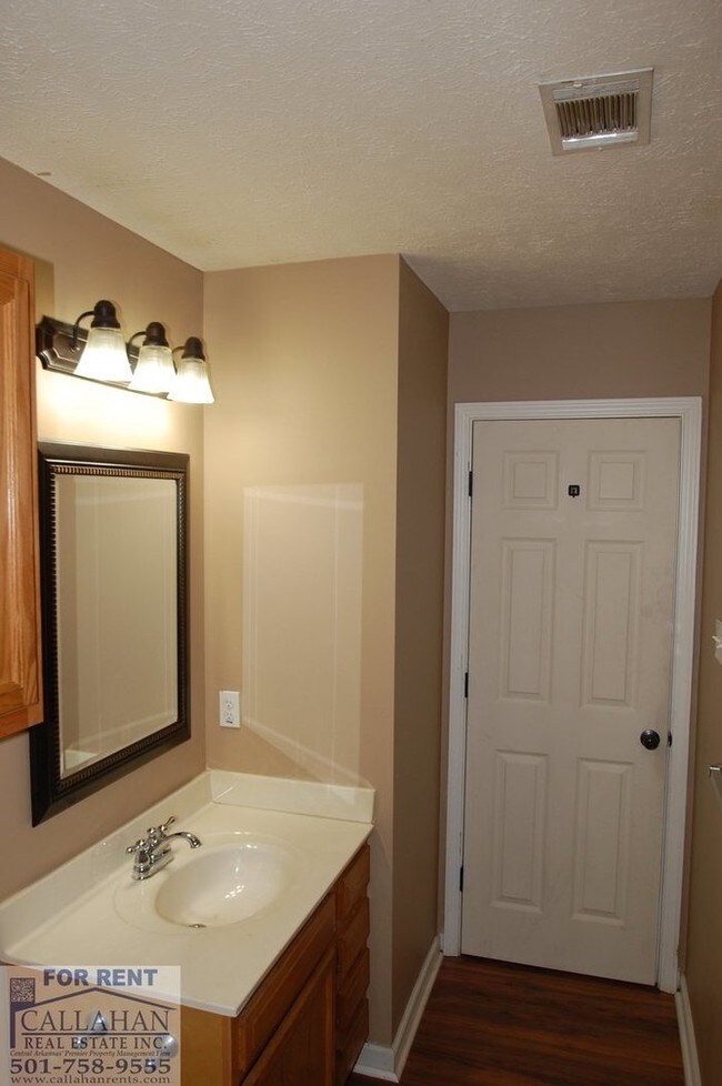 2146 Hatcher Rd Unit 12, Sherwood, AR 72120 Room for Rent in Sherwood