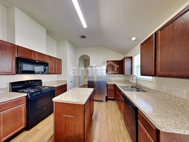 Foto del edificio - 2210 Steep Pine Trl