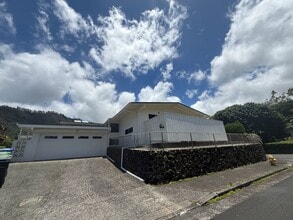 Building Photo - 35 Country Club Rd