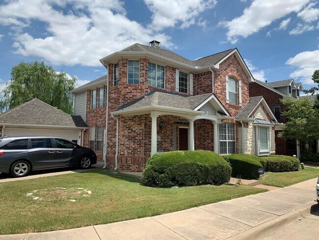 Building Photo - 566 Southridge Way
