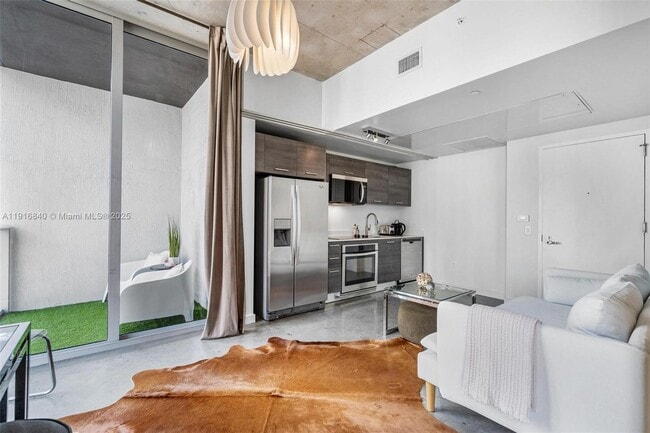 Foto del edificio - 151 SE 1st St