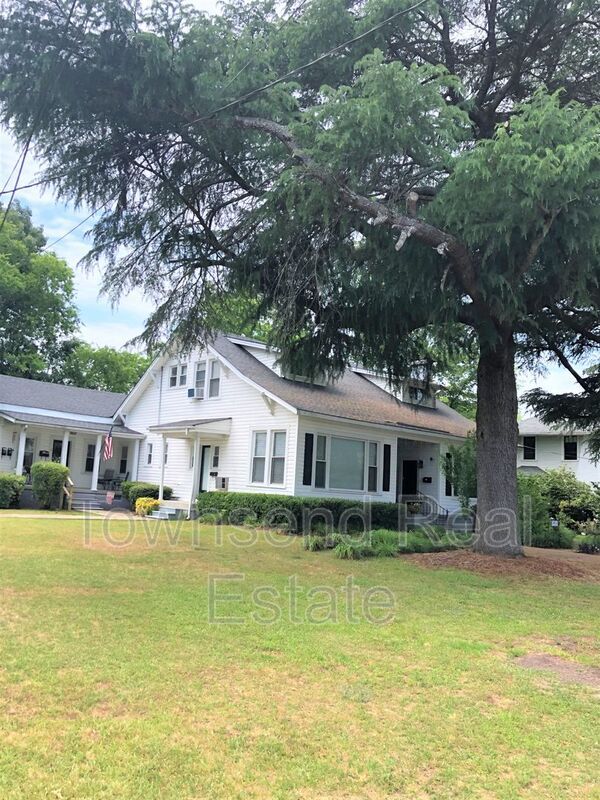 Primary Photo - 1525 Fort Bragg Rd