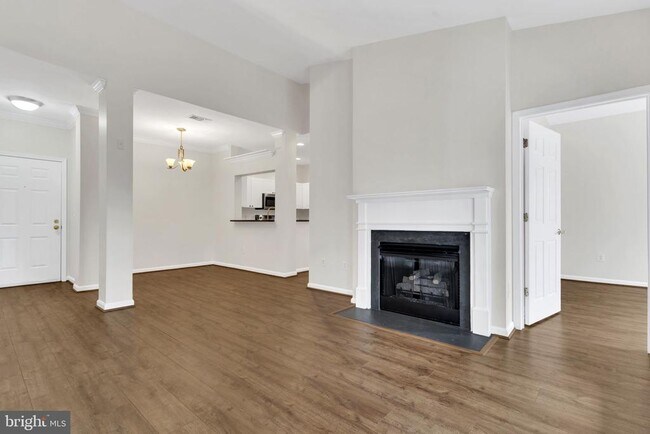 Foto del edificio - 4560 Strutfield Ln