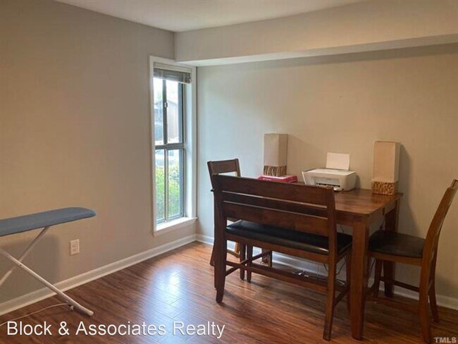 Building Photo - 2 br, 2.5 bath House - 1002 Oak Tree Drive...
