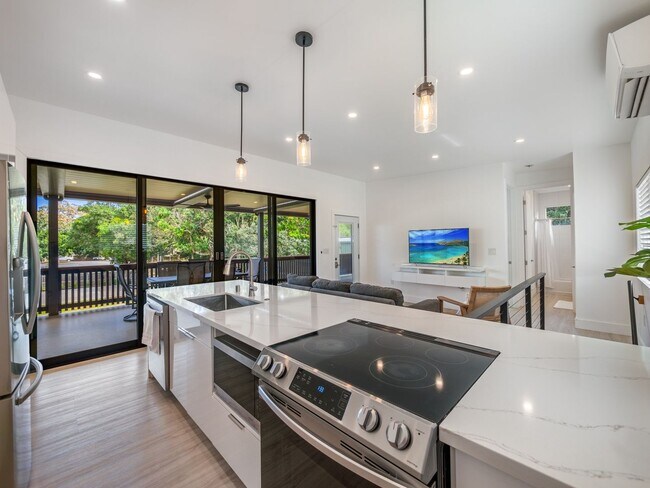 Foto del edificio - Sunset Beach Island Retreat: Family Home w...