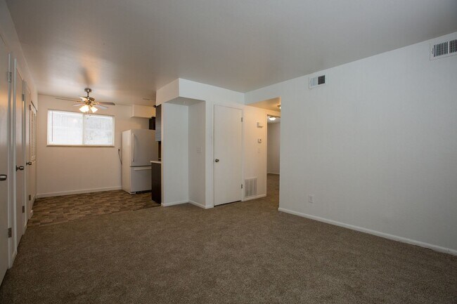 Foto del edificio - 2925 Somerville Dr