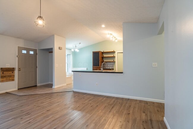 Building Photo - 3571 Frenchpark Dr