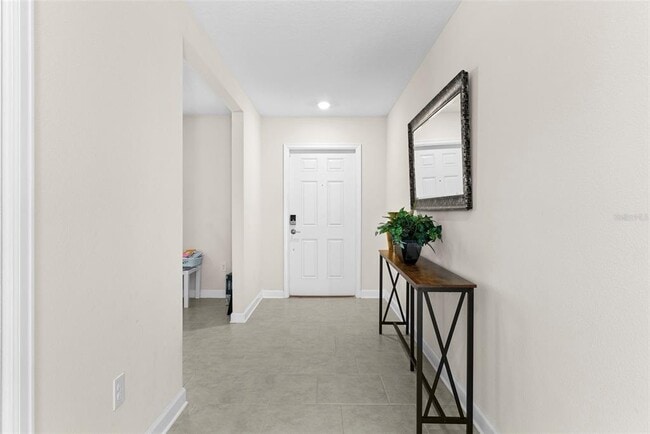 Foto del edificio - 740 Simone Ct