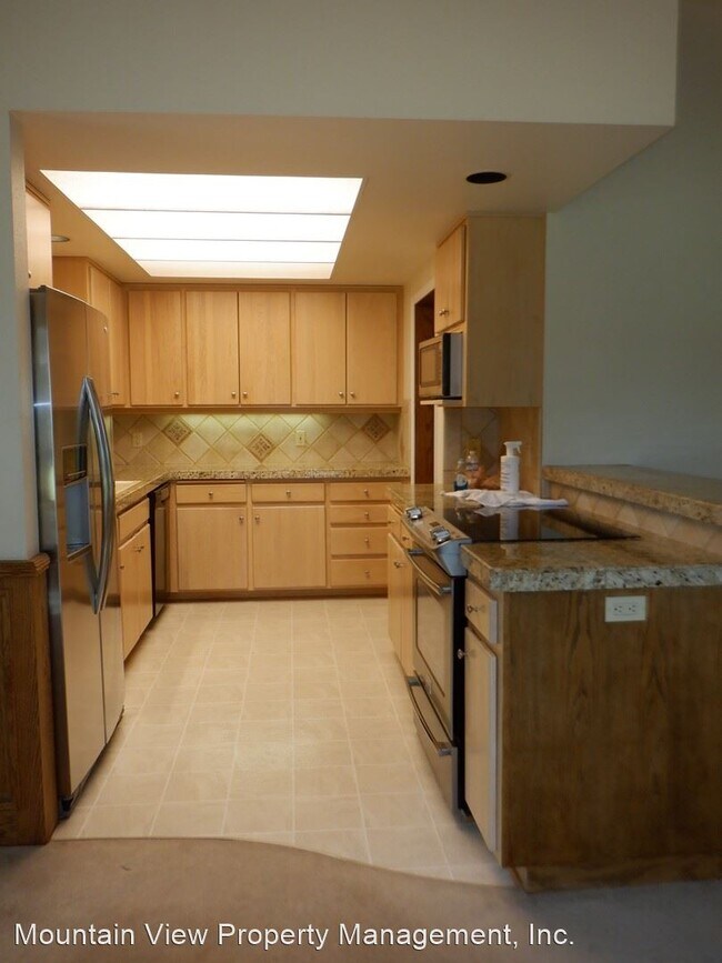 Foto del edificio - 3 br, 2 bath House - 3126 NW Clubhouse Dr.