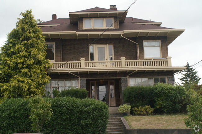 Building Photo - Burke House Apts