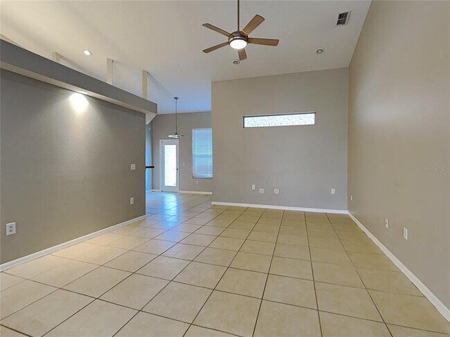 Building Photo - 10151 Briar Cir