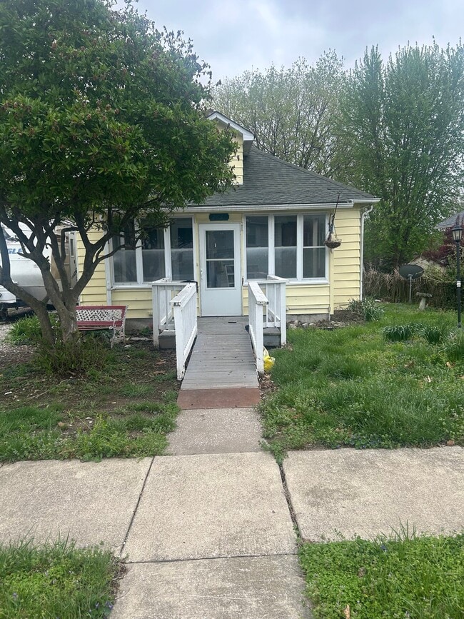 Building Photo - 2637 Sidney St
