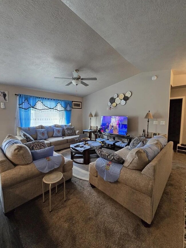 Building Photo - 6613 W 5th St