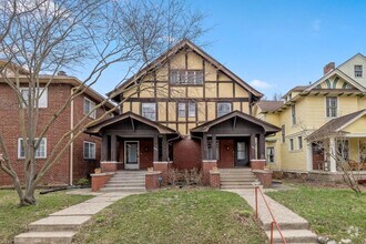 Building Photo - 963 Woodruff Pl W Dr