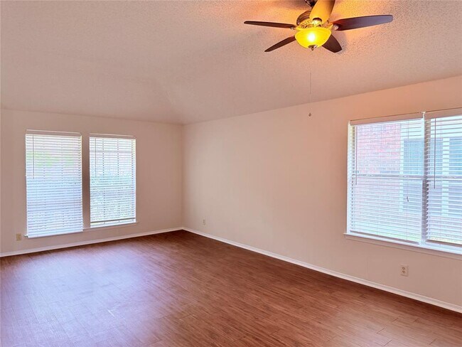 Foto del edificio - 16924 Cactus Blossom Dr