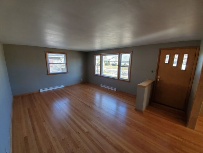 Building Photo - 3 bedroom Northside ranch
