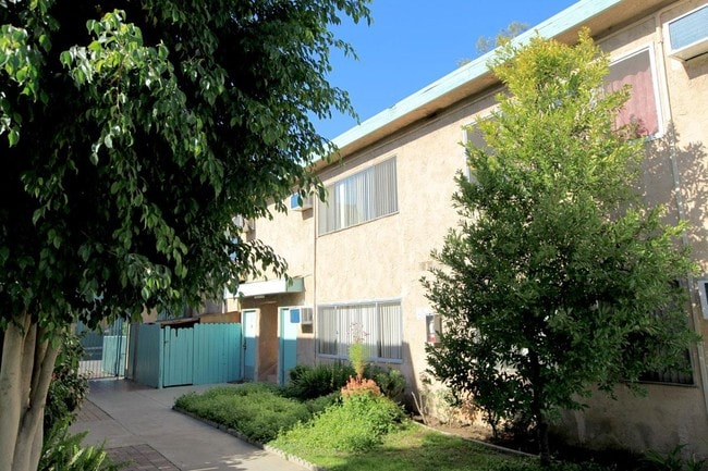 Building Photo - Casa Columbus