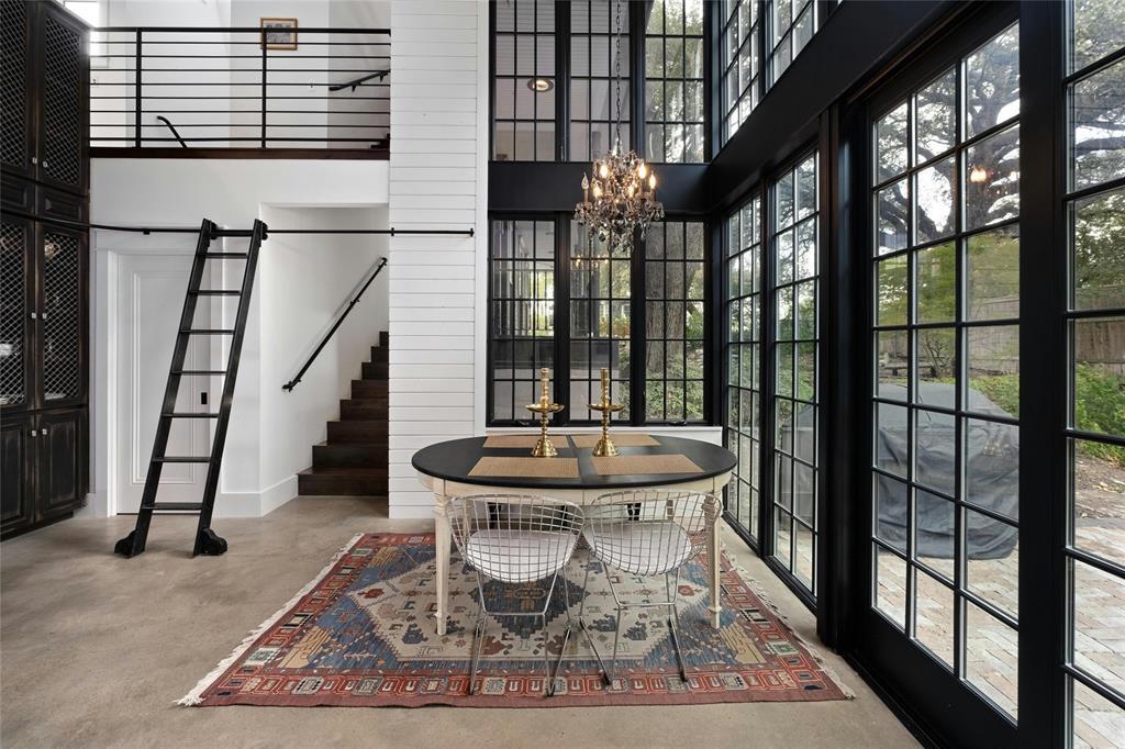 Foto principal - 813 1/2 E 13th St