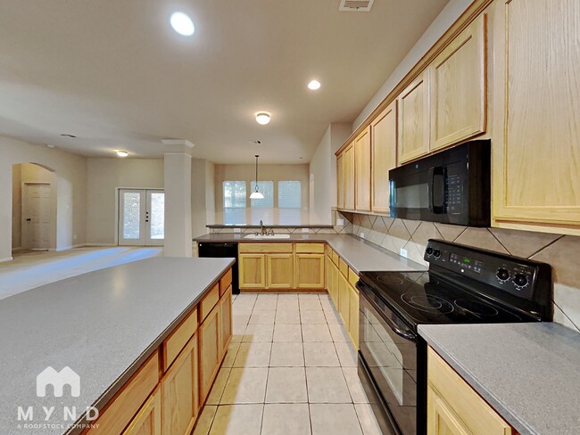 Foto del edificio - 24823 White Creek