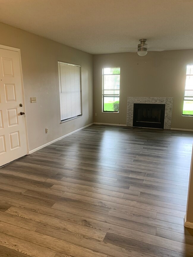 2948 S Semoran Blvd Unit 1203, Orlando, FL 32822 Condo for Rent in Orlando, FL
