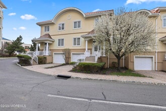 Building Photo - 12 Riviera Dr