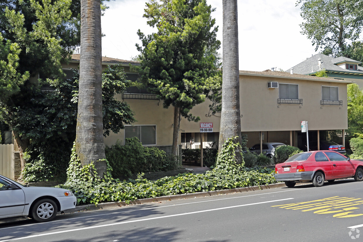 Foto del edificio - Fort Sutter Manor