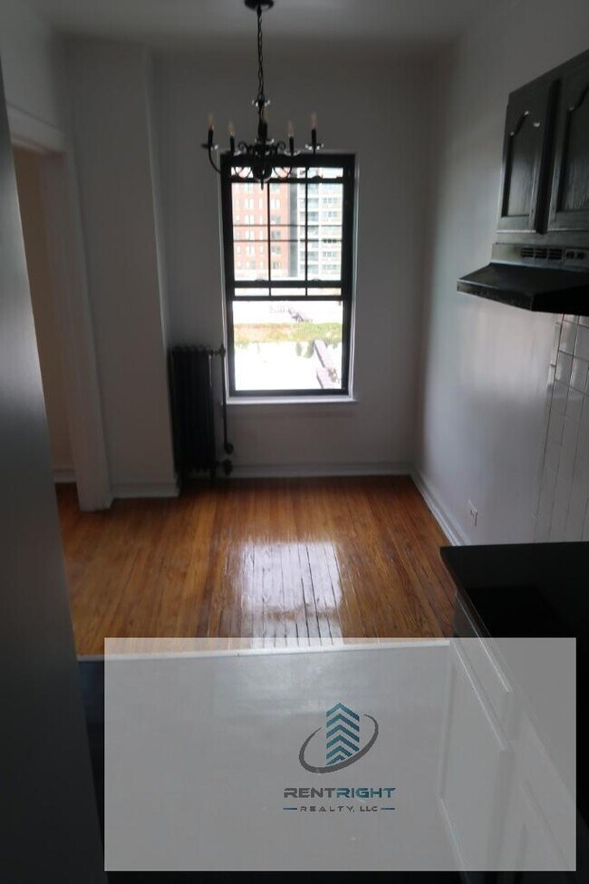 Foto del edificio - 426 W Briar Pl