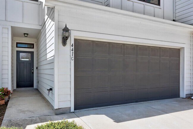 Building Photo - 441 Fieldwood Dr