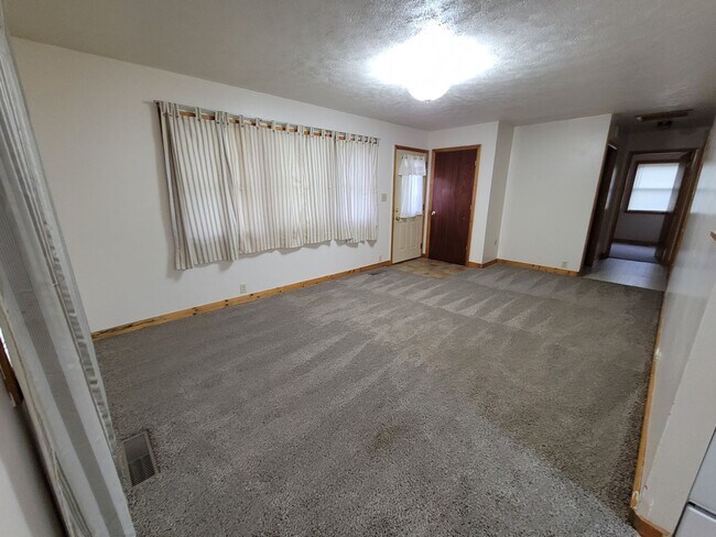 Foto del edificio - Three Bedroom Home in Battle Creek