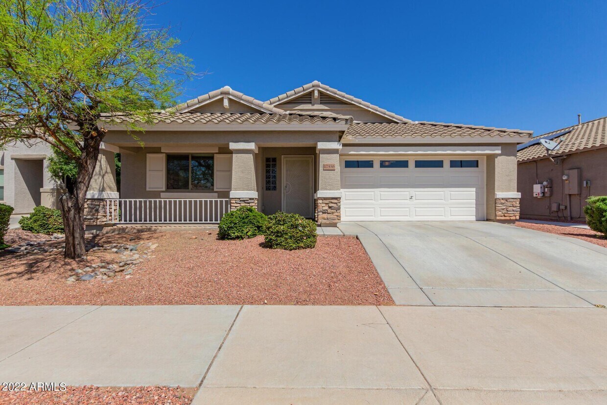 Foto principal - 17556 W Bloomfield Rd