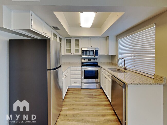 Building Photo - 5029 N 71st Ave